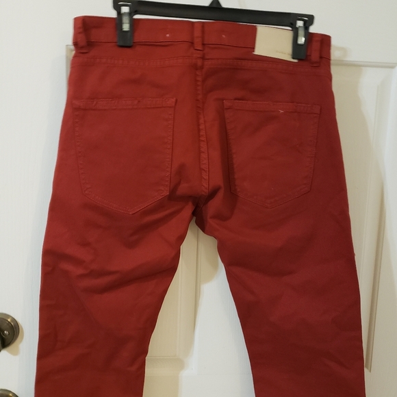 Zara Man Red Distressed Jeans - Picture 4 of 9